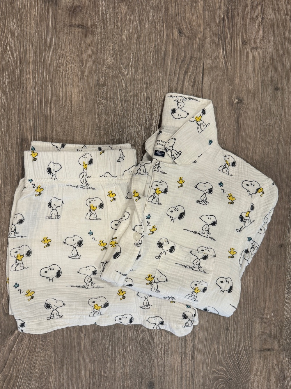 American Eagle Women’s White COTTON Snoopy Pajama Set Size Medium